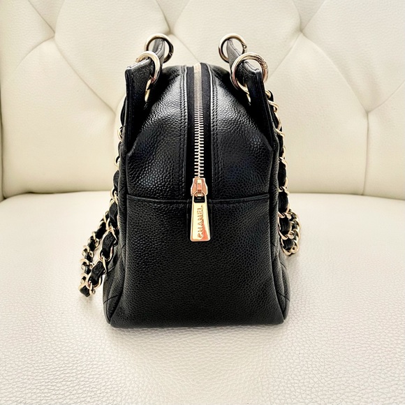 ⭕️SOLD⭕️Like new Chanel Bag - Picture 4 of 10